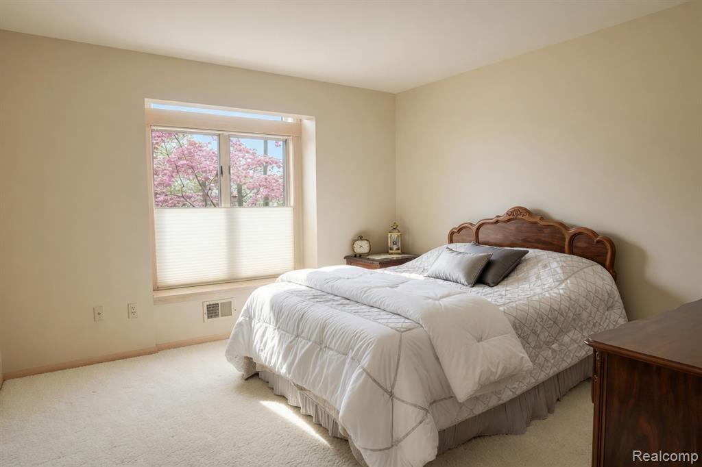 1305 Kings Pointe Road Grand Blanc, MI 48439 - Photo 66 of 71 Gallery Image 66