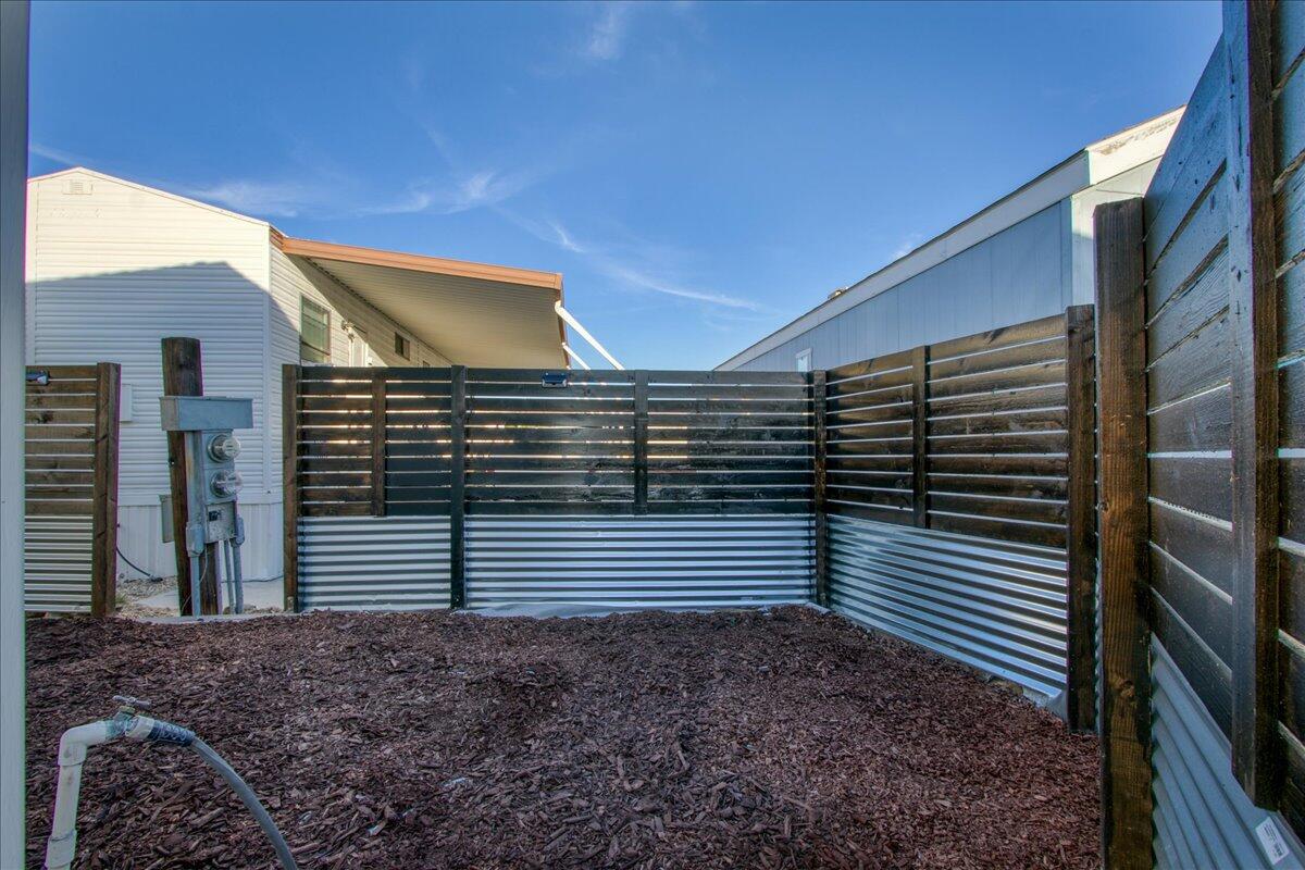 69530 Dillon Road, Unit 27 Desert Hot Springs, CA 92241 - Photo 15 of 20 Private Yard