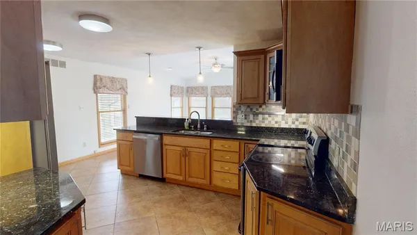 $190,000 | 606 Shannon Drive, Greenville, IL 62246