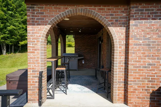 $819,000 | 936 Rocky Ridge Road, St. Johnsbury, VT 05819