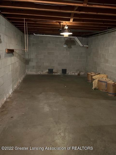 2020 Mitchell Road Williamston, MI 48895 - Photo 16 of 22 IMG_1401