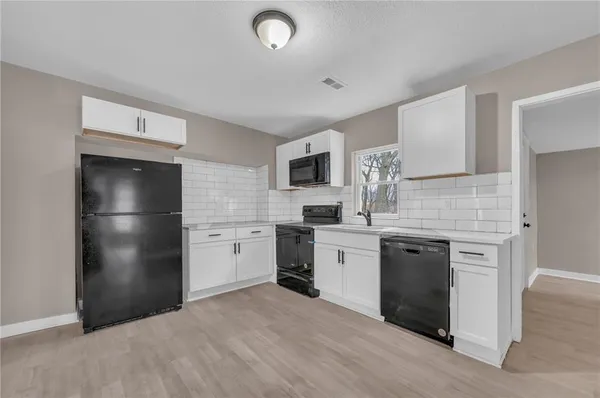 $145,000 | 1420 South Appleton Avenue, Independence, MO 64052