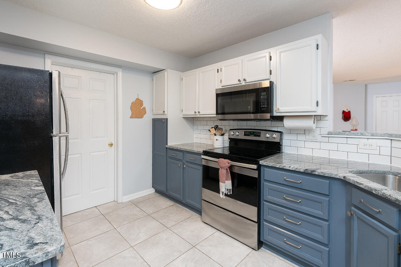 504 High Ridge Drive Durham, NC 27707 - Photo 7 of 17 504 High Ridge_06