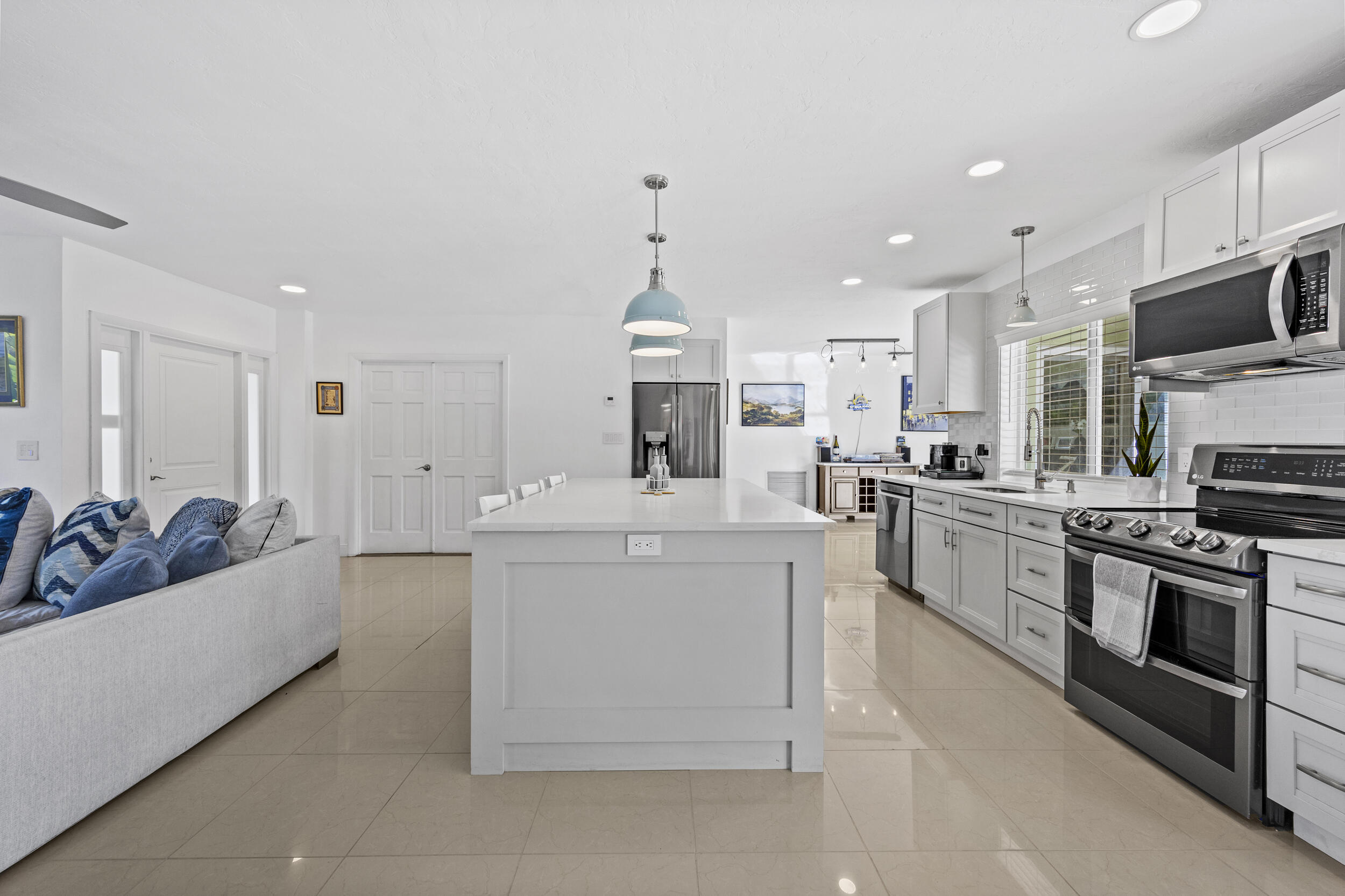 2502 Southwest 11th Court Boynton Beach, FL 33426 - Photo 14 of 64 IMG_1747