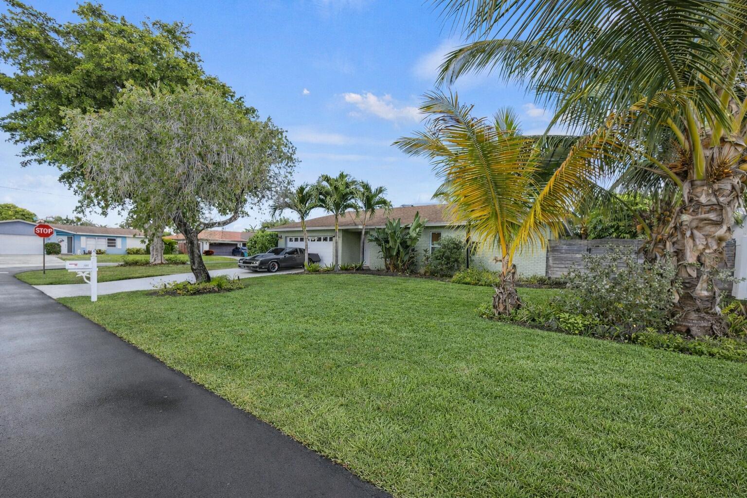 2502 Southwest 11th Court Boynton Beach, FL 33426 - Photo 3 of 64 72C0DC6E-4E99-4A6E-B539-7B60DEC1748E