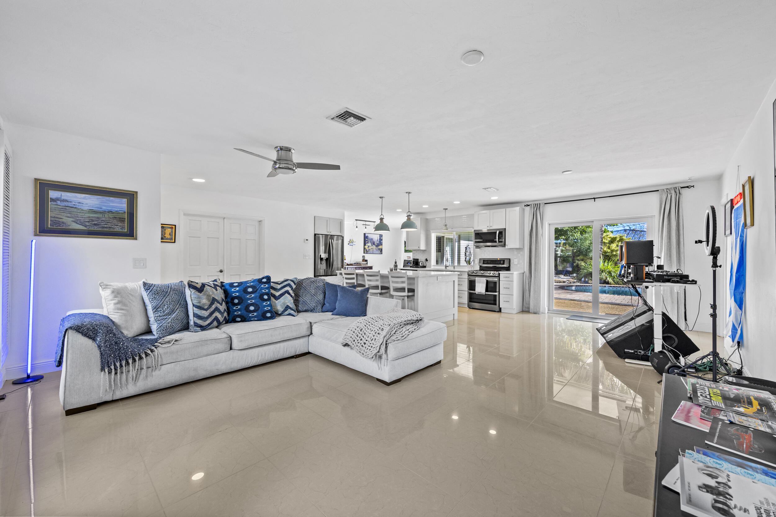 2502 Southwest 11th Court Boynton Beach, FL 33426 - Photo 7 of 64 IMG_1746