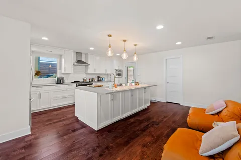 $895,000 | 7501 Grover Avenue, Austin, TX 78757