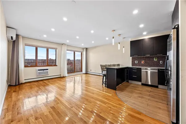 $974,900 | 2615 East 17th Street, Unit 5D | Sheepshead Bay