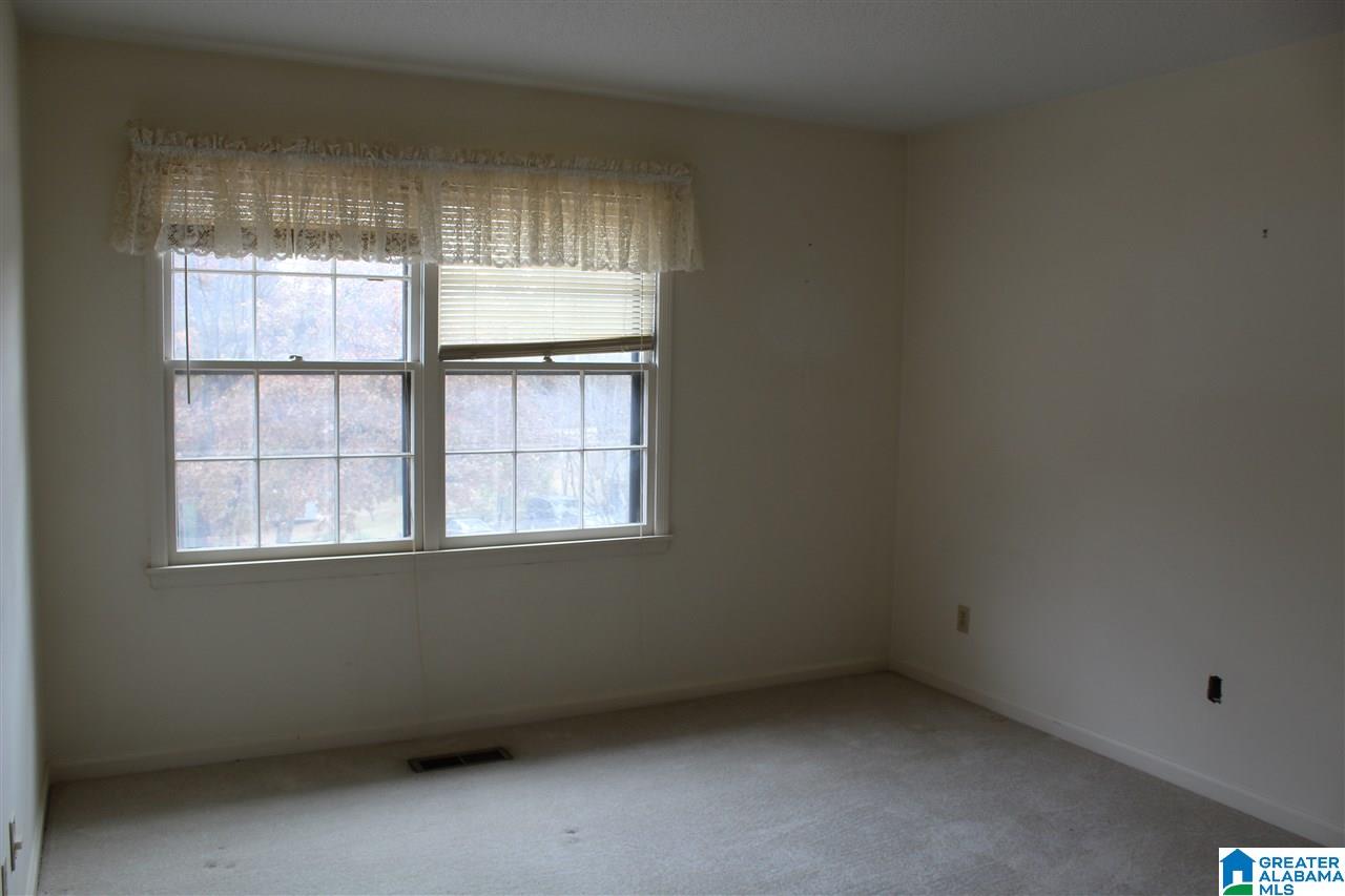 811 Woodridge Road Bessemer, AL 35022 - Photo 16 of 33