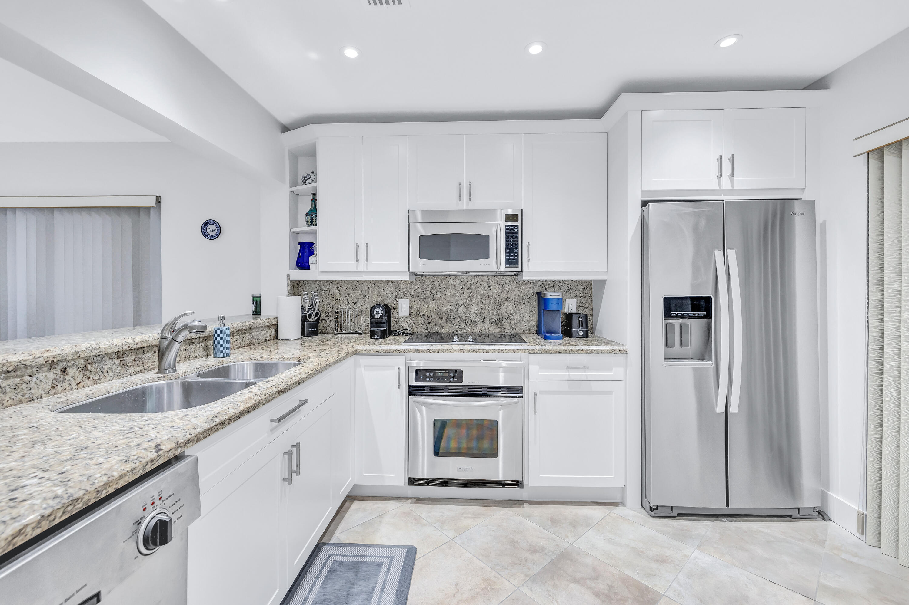 351 Club Circle, Unit 210 Boca Raton, FL 33487 - Photo 4 of 13 3W7A2666
