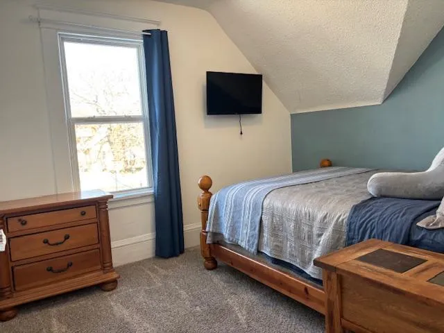 $249,900 | 1007 Hudson Road, St. Paul, MN 55106