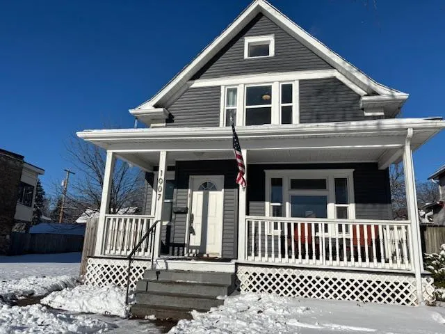 $249,900 | 1007 Hudson Road, St. Paul, MN 55106