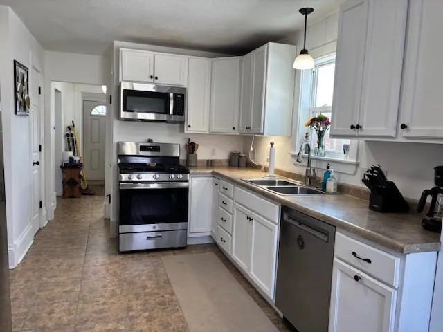 $249,900 | 1007 Hudson Road, St. Paul, MN 55106