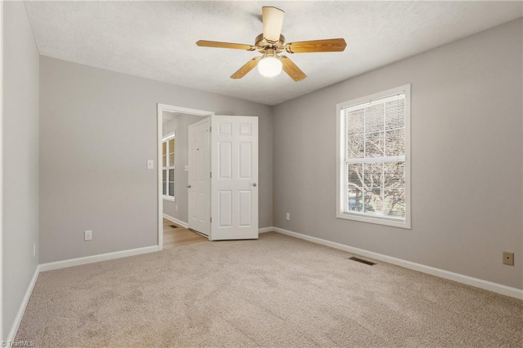 3604 Akers Court High Point, NC 27263 - Photo 14 of 32
