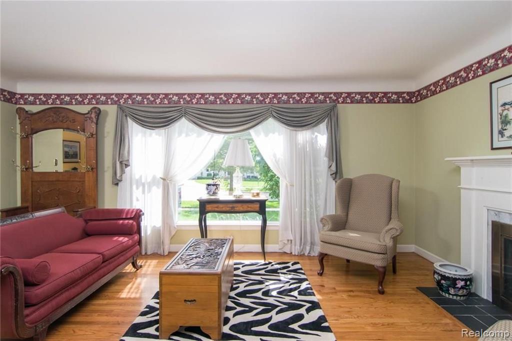 1732 Prestwick Road Grosse Pointe Woods, MI 48236 - Photo 6 of 41