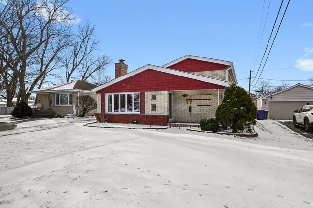 $397,000 | 9016 South 48th Court, Oak Lawn, IL 60453