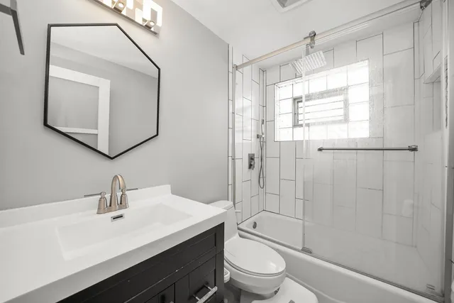 $397,000 | 9016 South 48th Court, Oak Lawn, IL 60453