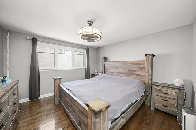 $397,000 | 9016 South 48th Court, Oak Lawn, IL 60453