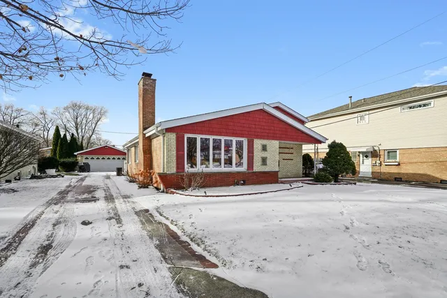 $397,000 | 9016 South 48th Court, Oak Lawn, IL 60453