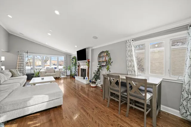 $397,000 | 9016 South 48th Court, Oak Lawn, IL 60453