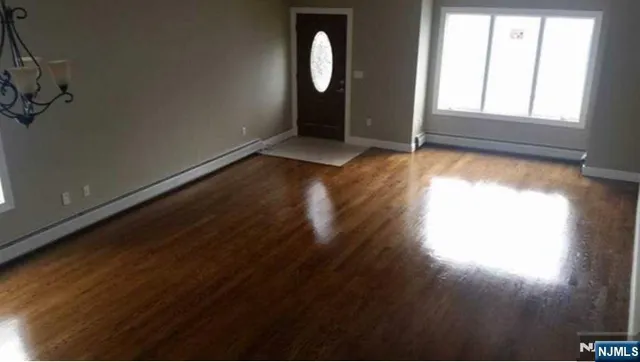 a view of empty room with window