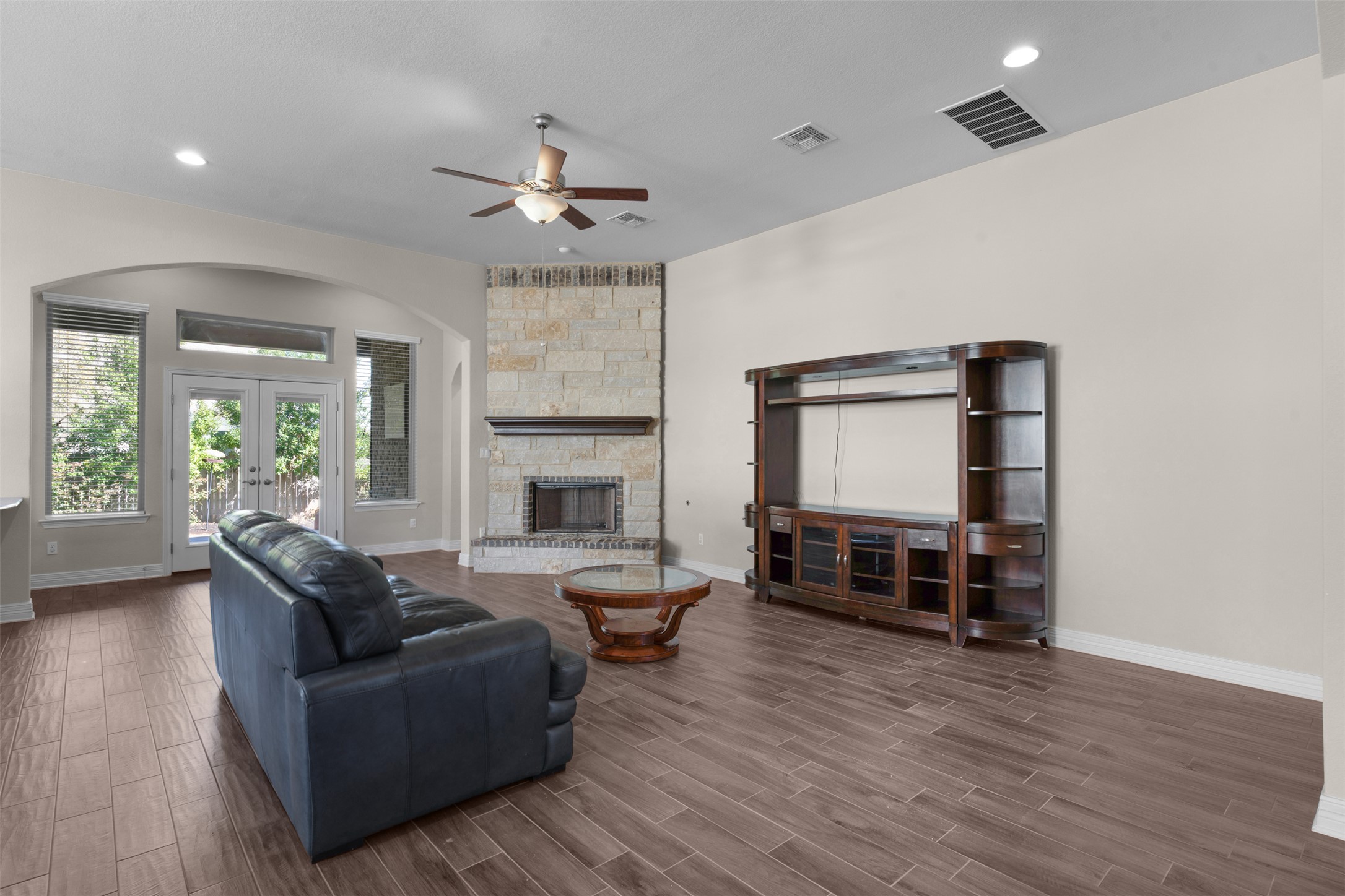 209 Cibolo Ridge Drive Georgetown, TX 78628 - Photo 15 of 39