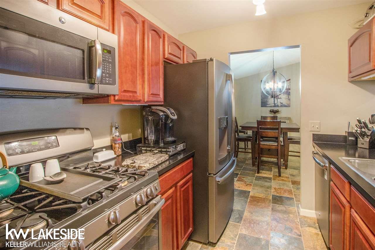 20624 Dunham Road Clinton Township, MI 48038 - Photo 16 of 21 31381965-15.JPG