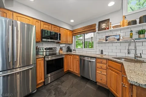 $500,000 | 61 Sandpiper Drive, Hackettstown, NJ 07840