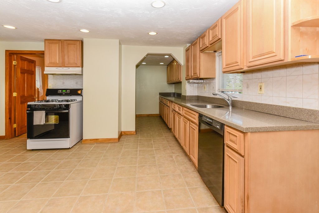 38 Summer Street Boston, MA 02136 - Photo 6 of 20