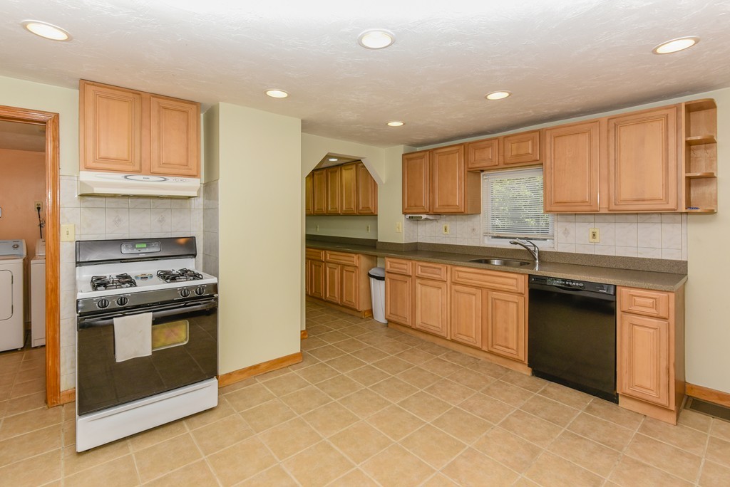 38 Summer Street Boston, MA 02136 - Photo 7 of 20