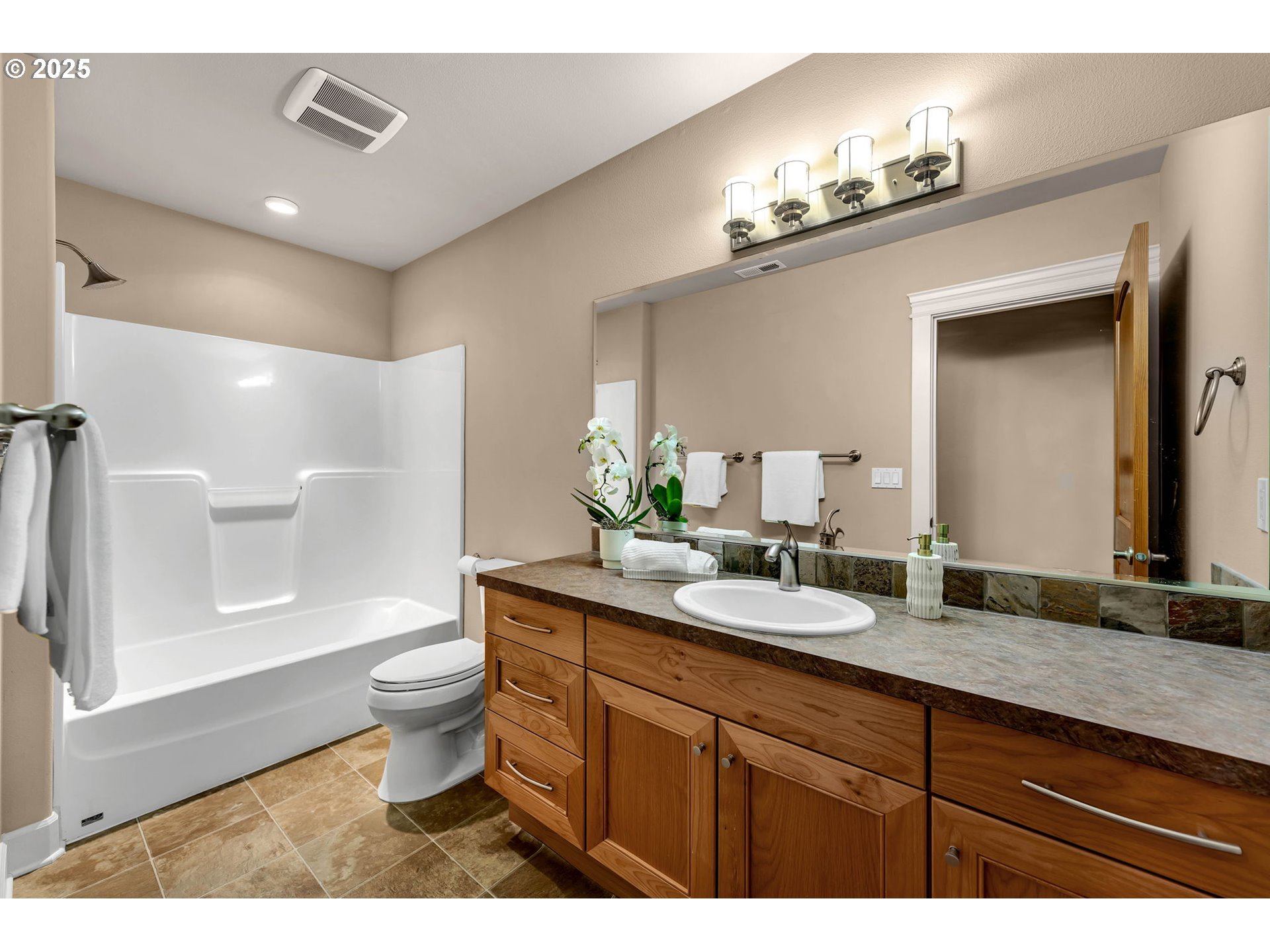 16210 Northeast 27th Avenue Ridgefield, WA 98642 - Photo 39 of 48