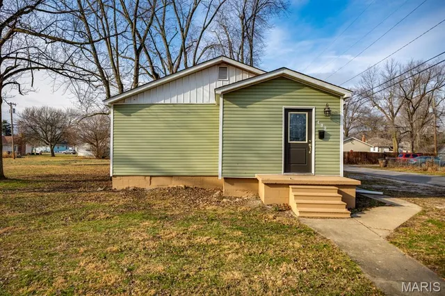 $135,000 | 432 Anderson Street, Carlinville, IL 62626