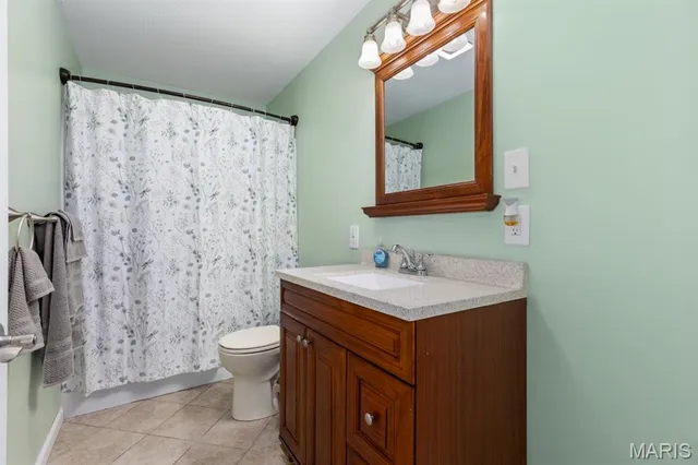 $129,000 | 432 Anderson Street, Carlinville, IL 62626