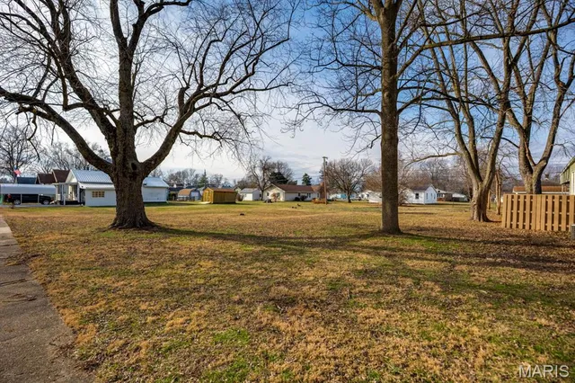 $129,000 | 432 Anderson Street, Carlinville, IL 62626