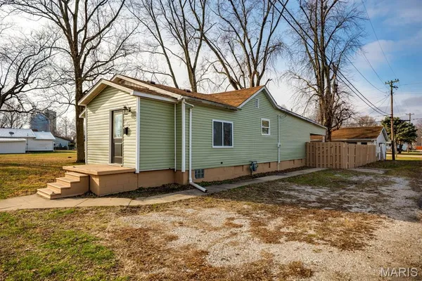$119,000 | 432 Anderson Street, Carlinville, IL 62626