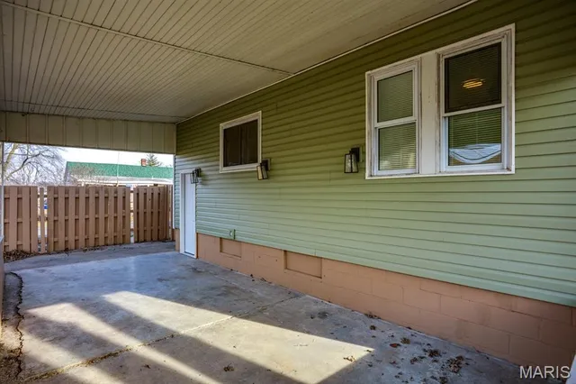 $129,000 | 432 Anderson Street, Carlinville, IL 62626