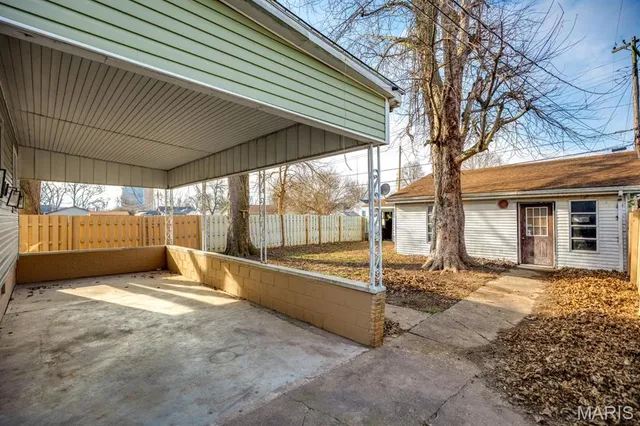 $129,000 | 432 Anderson Street, Carlinville, IL 62626