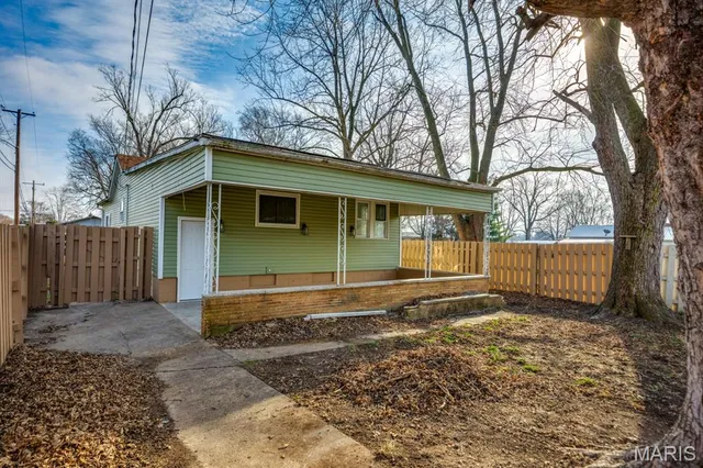$135,000 | 432 Anderson Street, Carlinville, IL 62626