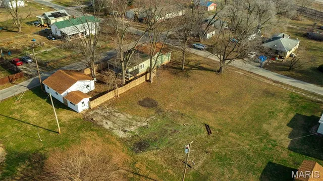 $135,000 | 432 Anderson Street, Carlinville, IL 62626