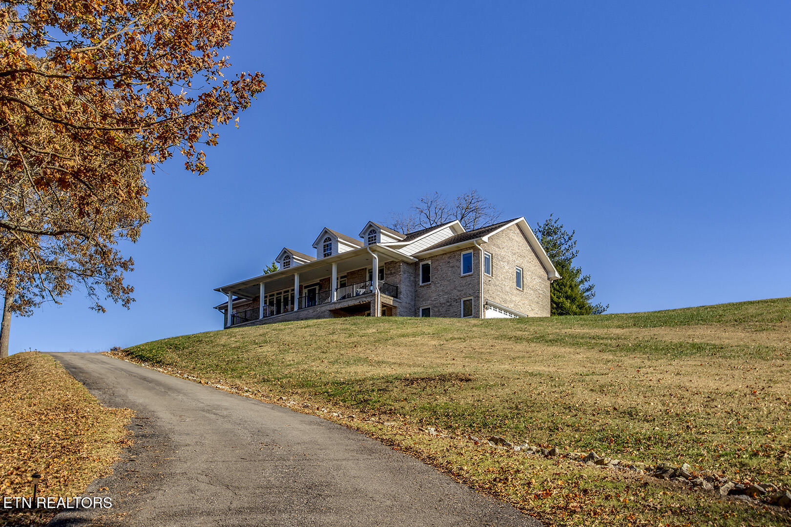 417 River Road Loudon, TN 37774 - Photo 2 of 60 Front Drive