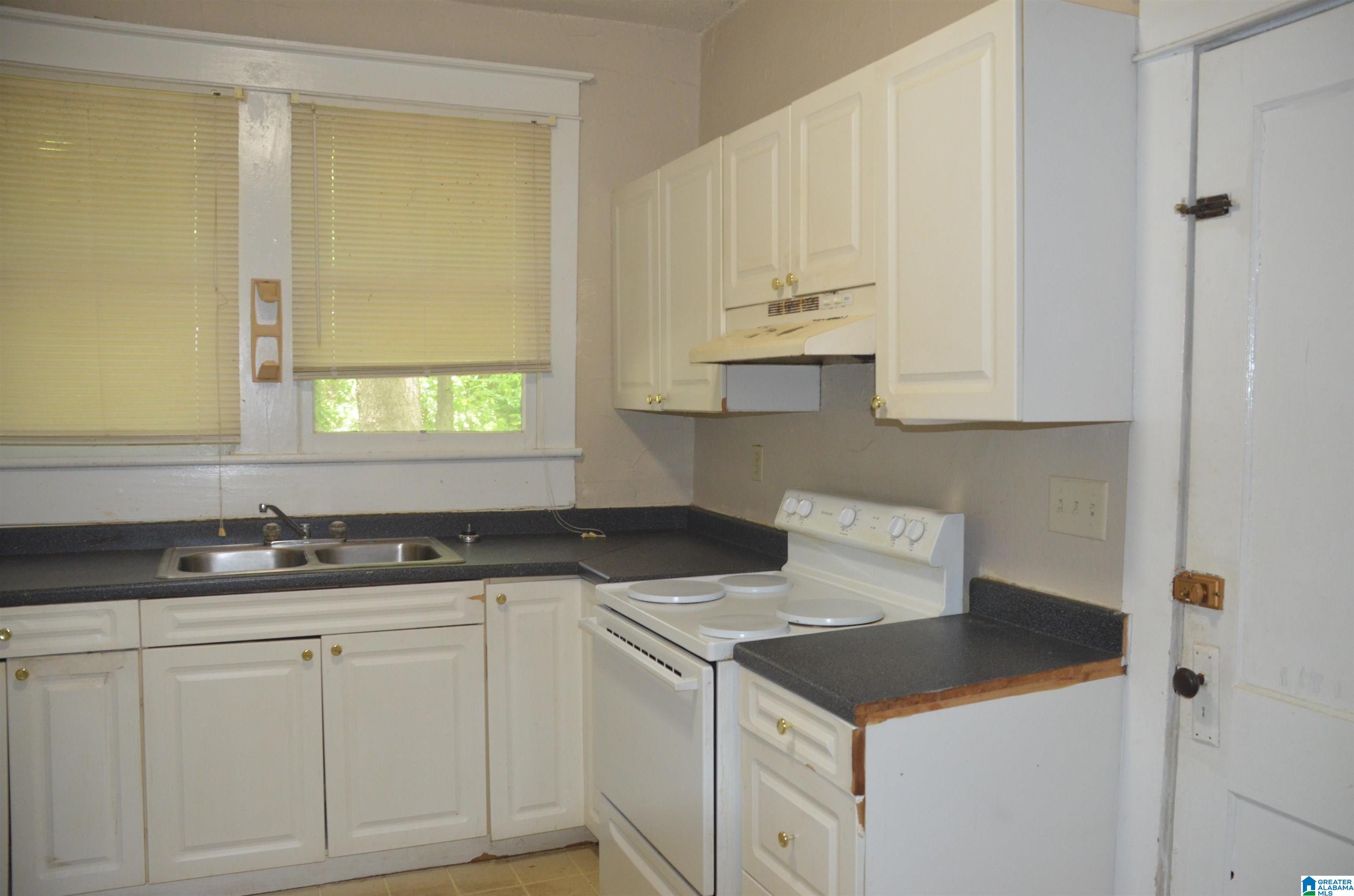 611 Goodwin Avenue Anniston, AL 36207 - Photo 10 of 21