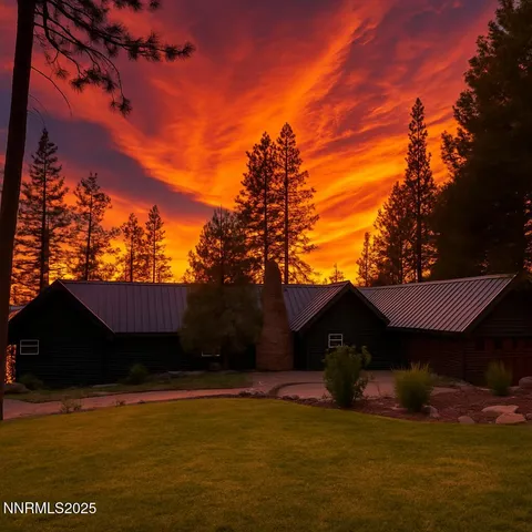 a view of a back yard of the house