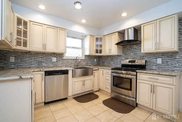 $579,900 | 26 Isaac Drive, Dayton, NJ 08810