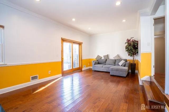 $579,900 | 26 Isaac Drive, Dayton, NJ 08810