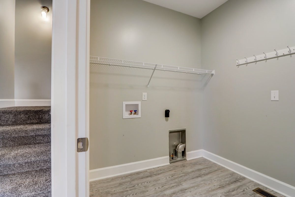 1179 Payne Road Portland, TN 37148 - Photo 16 of 34 a view of a small space with wooden floor