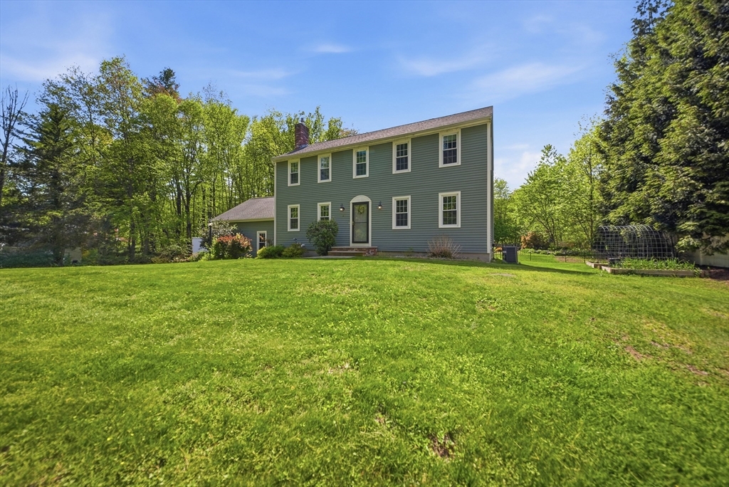 16 Parsonage Hill Road Haverhill, MA 01832 - Photo 3 of 42 Gallery Image 3