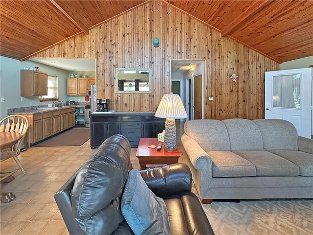 $285,000 | 25433 Rustic Road, Warsaw, MO 65355