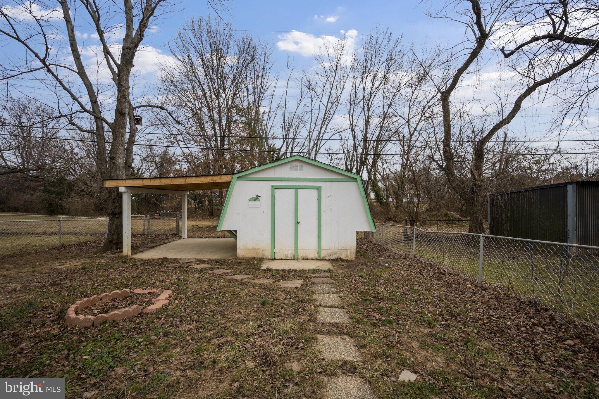 417 Meadow Road Baltimore, MD 21206 - Photo 45 of 47 a view of backyard with trees