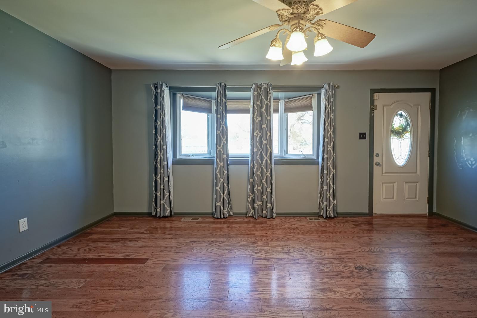6 Grove Road Pennsville, NJ 08070 - Photo 4 of 30 Gallery Image 4