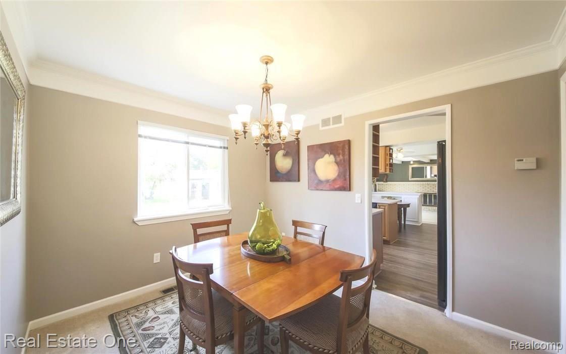 524 Meadowlake Road Canton, MI 48188 - Photo 5 of 24 5-Meadow.jpg